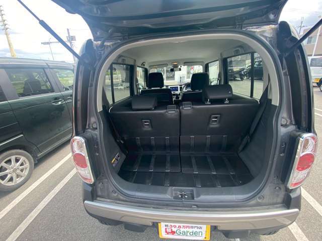 【ラゲッジスペース】4人座った状態でも、けっこう荷物が積めそうですね☆