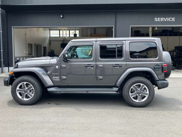 Jeep通はモデルコードで呼びます。Jeepには名前を変えずに進化してきたモデルはいくつもあります。その為、モデルはモデルコードによって呼び分けられています。