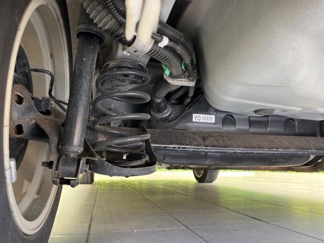 お車を安心してお乗りいただく為には、足回りの定期点検が欠かせません。サービスサポート（有償保証）では無料点検もご提供しており、安心のカーライフをお過ごしいただけるサポート体制が整っています。