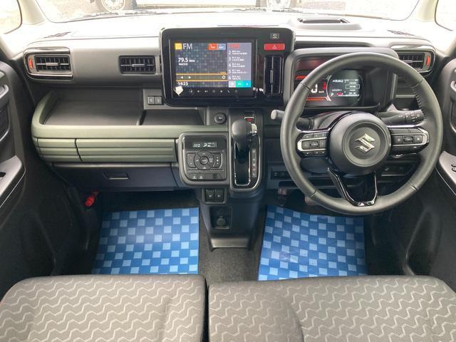 【室内】黒を基調とした落ち着いた室内です☆