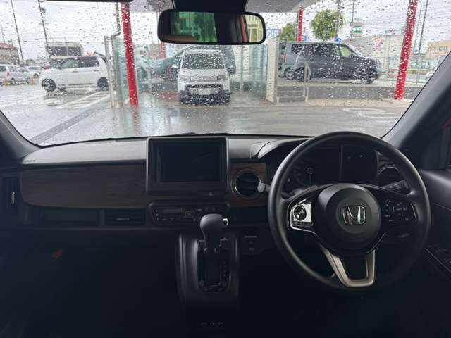 当店試乗車　距離少なめ　新車保証あり　おすすめの一台です♪