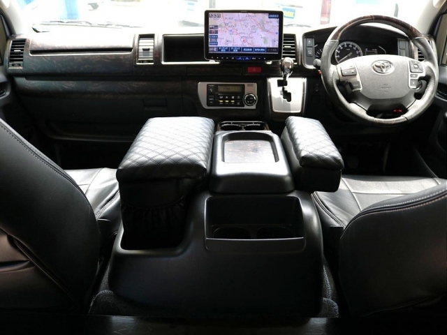 令和4年式　6型　ハイエースワゴン　GL　10人乗り　2700cc　ガソリン　2WD　走行32，550km　内外装FLEXフルカスタム