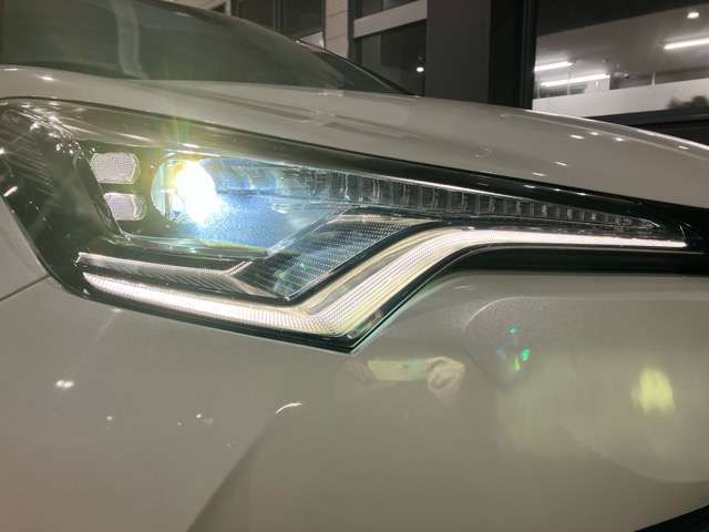 【LEDヘッドランプ】　　夜道も明るく安全です♪ドレスアップ効果もあり高級感も上がります♪