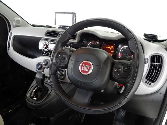 自動車保険の見直し、ご提案可能で御座います。保険会社も変更やプラン見直しで最適なプランをご用意させて頂きます。詳しくは店舗コーディネーターまでお問い合わせくださいませ。