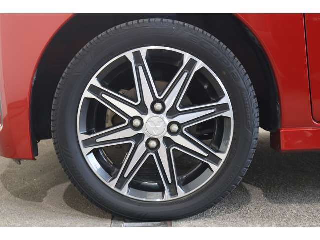 純正15インチアルミホイール＋165/55R15（BRIDGESTONE製エコピア）タイヤ装着※残り溝：フロント4mm・リヤ5mm