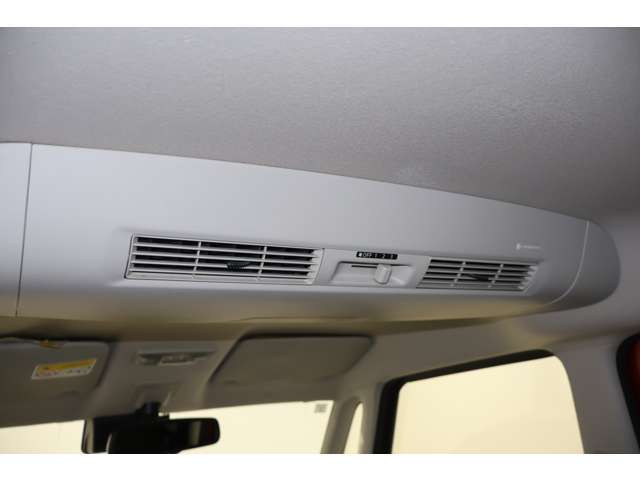 広く高い室内の冷暖房効果を高めるサーキュレーター装備！