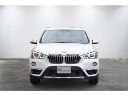 BMWのまさに「顔」ともいえる「キドニー・グリル」は、他の追随を許さない存在感を誇り、「キドニー・グリル」を見かけただけでBMWの風格を感じさせます！！