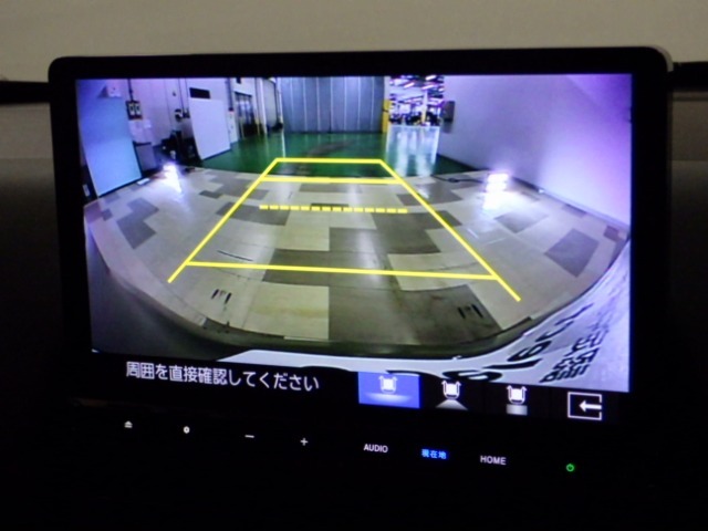 【バックカメラ】運転が苦手な方も車庫入れラクラクです！ギアをリバースに入れれば自動的にモニターが切り換わりますので、面倒な操作は不要です。狭い駐車場もお車を傷つけず安心です！