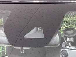 【インテリジェントエマージェンシーブレーキ】フロントカメラで前方の車両や歩行者を検知。衝突しそうな時は衝突被害軽減ブレーキが作動、衝突回避をサポート。より安全にドライブをお楽しみいただけます。