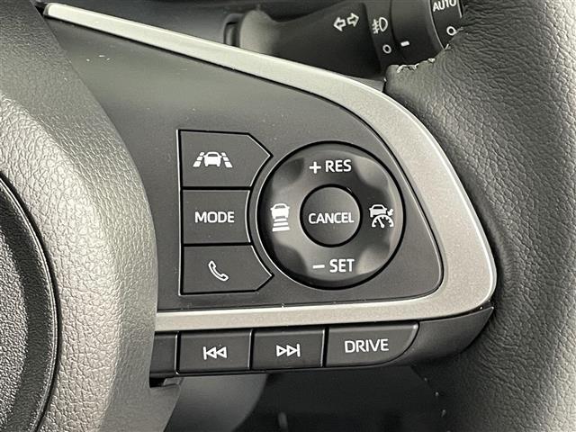 【　アダプティブクルーズコントロール　】設定した車速内で自動で加減速♪先行車との車間距離を適切に維持した追従走行が可能です♪