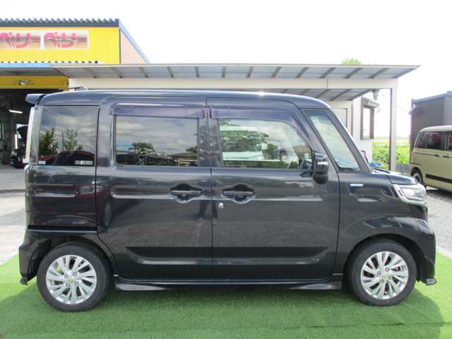 店頭販売もしております。在庫が無くなってしまうこともございますので気になる車はお早めに問い合わせください。