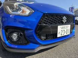 メーカー、一般保証は初年度登録より3年、又は走行6万キロ以内。特定保証は、初年度登録より5年、又は走行10万キロ以内です。一般保証と特定保証の対象部品など、詳細はお気軽にご質問下さい。