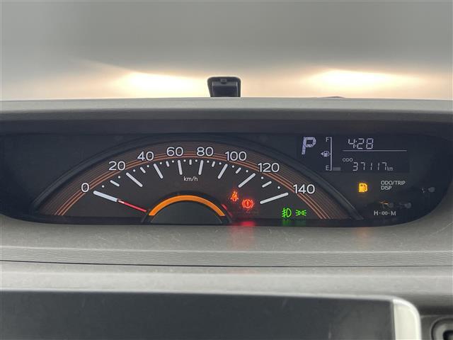 【スピードメーター】メーターがシンプルで見やすく運転しやすいですね！
