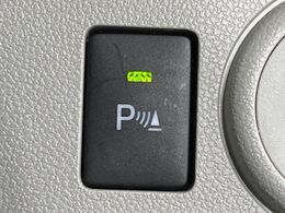 【コーナーセンサー】バンパーに付いたセンサーが障害物を検知！一定の距離に近づくとアラートで教えてくれます♪狭い駐車スペースや車庫入れ時も安心ですね☆