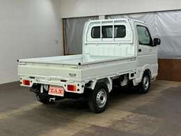 当店は安心のJUメンバーショップ！！JUでの仕入れや下取り車など展示しております☆（JU＝社団法人日本中古自動車販売協会連合会）