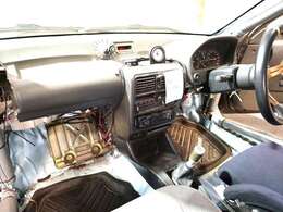 スタッフ一人で出入りが多く、ご質問やご購入のお客様は、スタッフ直通：080-8042-4747までご連絡下さい