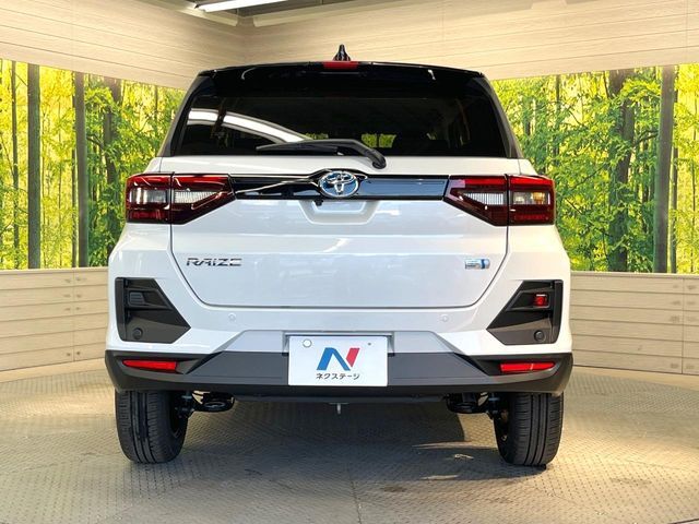 安心の最長10年・走行無制限保証（有償）をご用意。保証内容も充実はもちろん、無料点検＆オイル交換や、年中無休の全国・24時間ロードサービスも付帯されておりますのでご安心下さい。