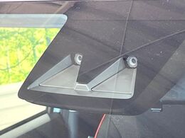 【トヨタセーフティセンス】走行中に前方の車両等を認識し、衝突しそうな時は警報とブレーキで衝突回避と被害軽減をアシスト。より安全にドライブをお楽しみいただけます。