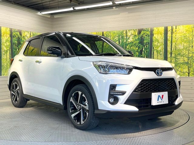 高透明度のガラス皮膜で撥水はもちろん、上質なツヤ・光沢を実現。紫外線や酸性雨から大切な愛車を保護し、色あせ・劣化を防止。「弾スプラッシュコート」、「弾プリミッサコート」からお選びいただけます。