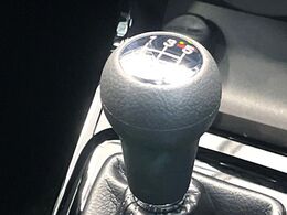 【フロア5速MT】走りの5速MT！！スポーティーな走行をお楽しみいただけます♪