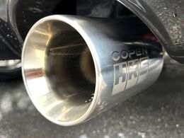 【純正オプションHKS製マフラー】純正にはない個性あふれる「後ろ姿」を演出するHKSマフラー付き！ビジュアル・サウンド共にこだわりの一台に仕上がっております♪