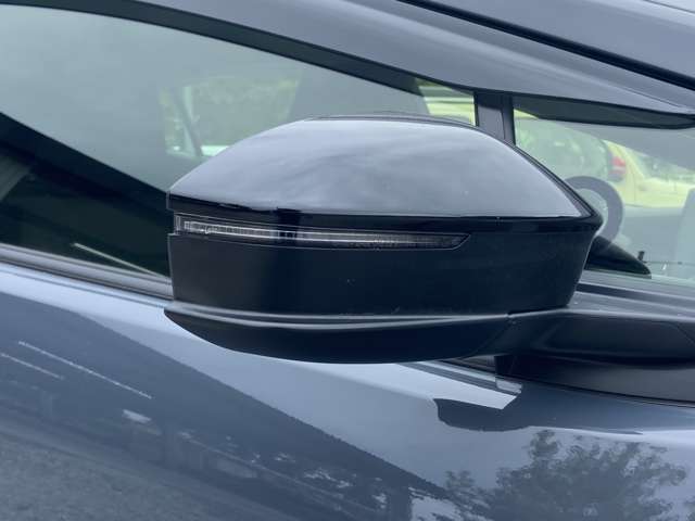修理メンテナンス、車検、塗装、保険、etc…なんでもご相談ください。当社のできるすべてのサービスをお客様に提供したいと思います。