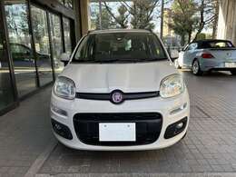 とてもかわいいフロントフェイスです。5ナンバーでとてもコンパクトですので、運転のしやすい1台です、