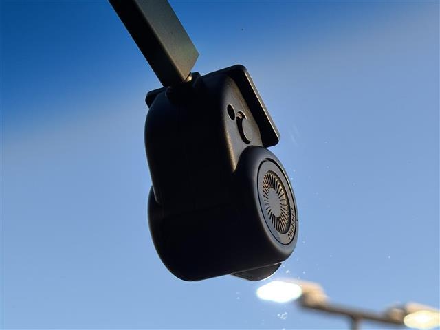 気になる車はすぐにお問い合わせください！右のカーセンサー専用無料ダイヤルから、専門スタッフがお車のご質問にお答えいたします！