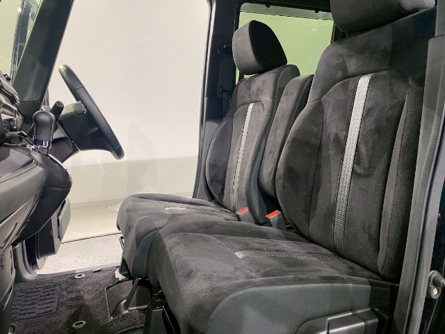 運転席と助手席がつながった構造なので、狭い駐車場でも助手席側からスムーズに降りれます♪