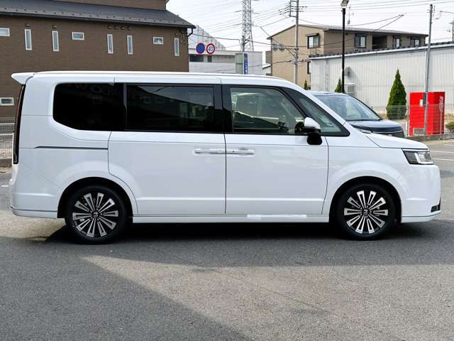 当社は「わかりやすい総額表示」を心がけます。 総額には下記が含まれます。比較の際、参考に。★自動車税★自賠責保険★取得税★重量税★登録手続費用★保証付整備費用★消費税★リサイクル預託金★記載オプション