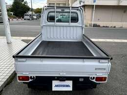 外装、内装ともにきれいな状態です♪ 4WDです♪