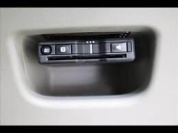 ◆弊社はクルマ年間約9000台を取引（グループ各社含む）！当店では専属のバイヤーが厳選した車輌のみ小売販売しております。また、展示車は全て第三者機関が査定済みです。