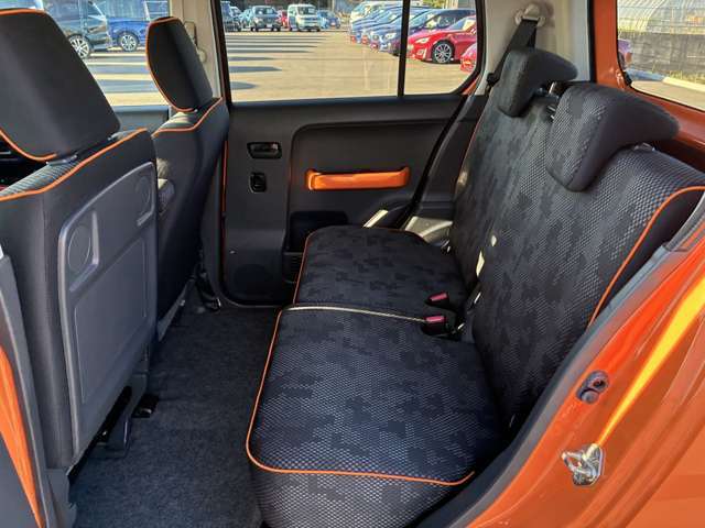 ☆チャンスの魅力9☆　なんと！！カーライフサポート保証にご加入頂くと、エンジンオイル交換10回分の無料チケット付いてます！！お客様から大変好評頂いています！！※オイルエレメントは別途有料