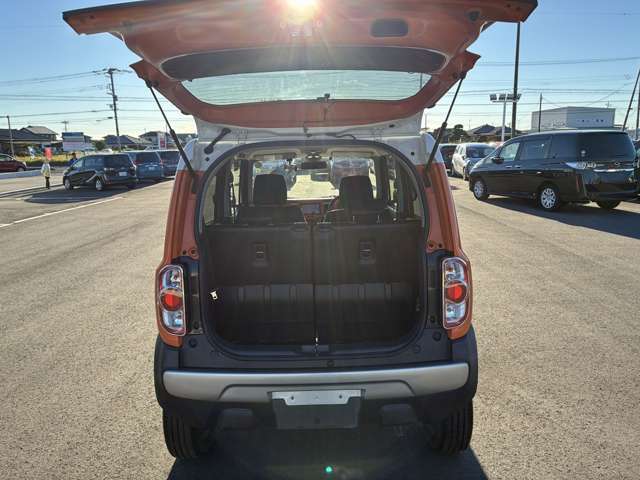 ☆チャンスの魅力10☆　　お客様に少しでも安くお車を提供するために、チャンスでは店舗看板や、装飾、展示車両用のポップやシールなど、ほとんどの物を自社制作しています！スタッフの手作りの物も多数あります！