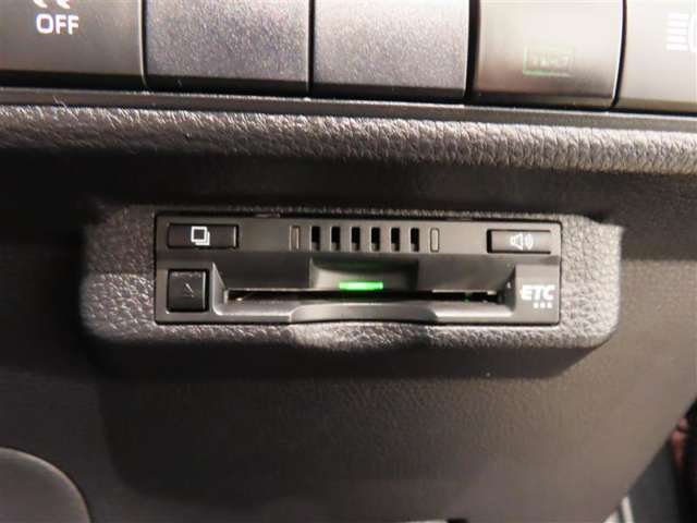 ETC車載器付きです。高速道路の料金所もスムーズに通過できます。