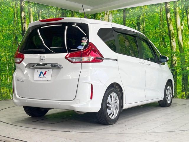 ☆全国のネクステージからお取り寄せが可能※！遠方の店舗に展示してあるクルマが気になる場合も、最寄りの店舗でご覧いただくことが可能です！是非私たちに要望をお聞かせください！※別途費用