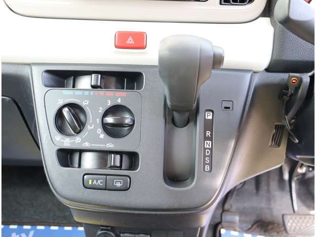 オートオークション会場より、ご希望のお車を一緒にお探し致します。