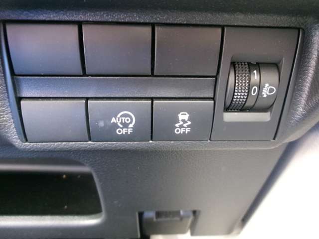 アイドリングストップ！横滑り防止装置！