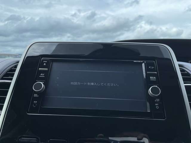 純正ナビ　MM318D-W　フルセグ　CD　DVD　Bluetooth(電話・オーディオ)　AM/FM