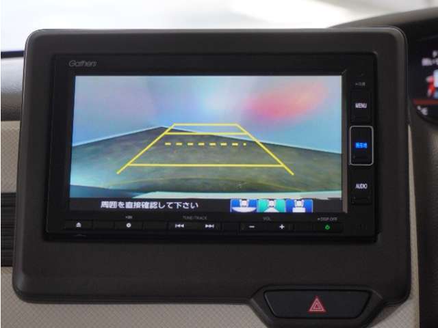 ◆バックカメラ◆リバースにするだけで映ります、後方の安全確認や、狭い駐車場での車庫入れ、雨の日や夜間など視界の悪い時に便利です！安全にバックする為には欠かせない装備です。