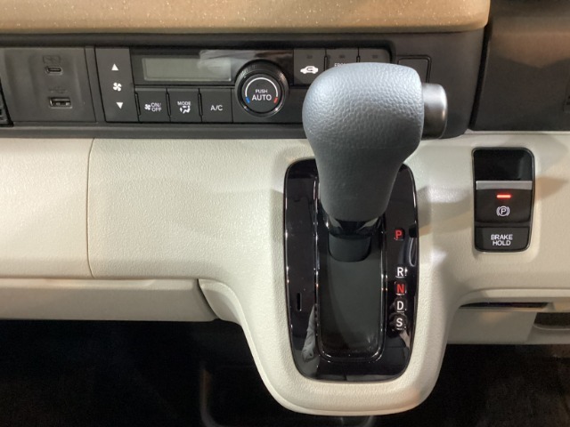 弊社では、お客様の安心・快適なカーライフの為に、ご契約前に現車を確認して頂いております。