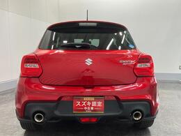 排気音チューニングにより低音の効いたデュアルエキゾーストパイプマフラーの音が心地よい♪