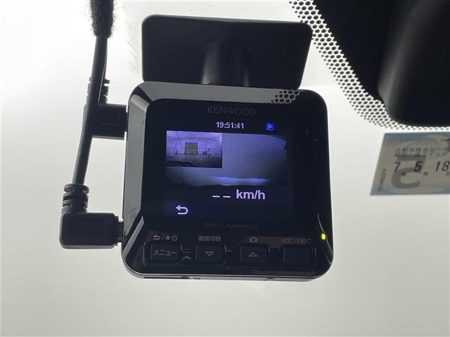 【後部座席操作部】後部座席を快適に過ごしていただくための便利な装備が付いています！