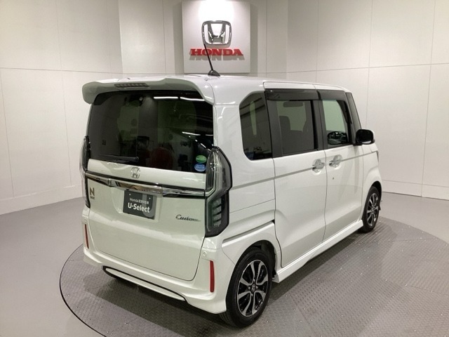 Honda認定中古車 U-Selectは3つの安心をお約束します。　1　Hondaのプロが整備した安心。 2　第三者機関がチェックした安心。　3　購入後もHondaが保証する安心。