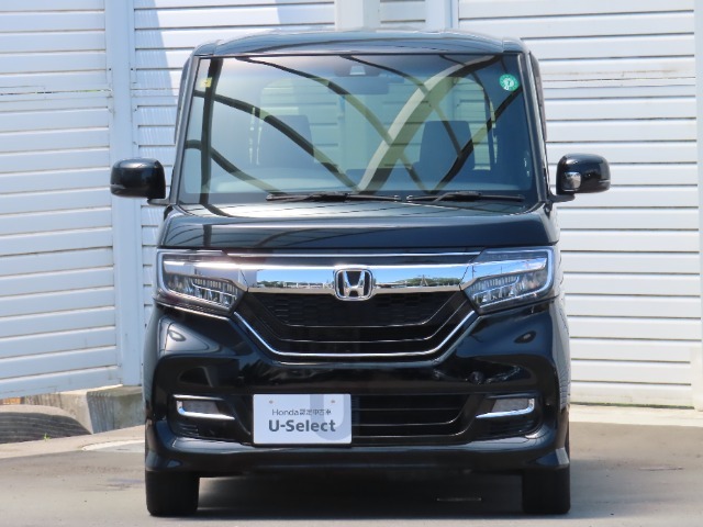 車検整備実施後お渡ししております。安心してお乗り頂ける様必要な消耗品などの交換いたします。納車準備費用や納車整備費用など追加で頂く事はありませんのでご安心下さい。