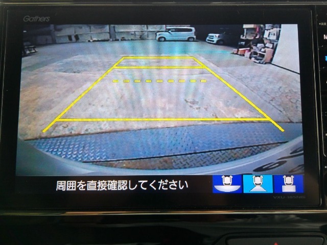 後方確認はオマカセのリアカメラ付です。雨天時や夜間のバック駐車時などで特に視界の安全確認に役立ちます。