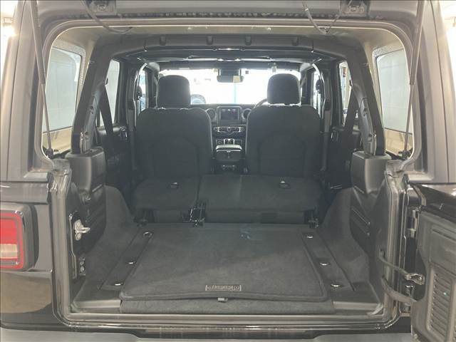 ☆全車修復歴なし！鑑定付きの良質なお車のみを厳選して展示中☆第3者機関の認定付き車ですので、遠方の方でも、安心してご検討いただけます。