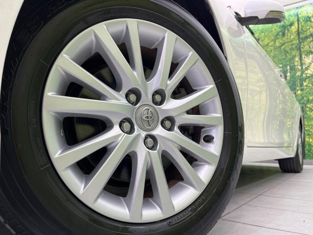 【純正16インチアルミホイール】外観にマッチした純正アルミホイールを装着しております。各種社外アルミホイールや、スタッドレスタイヤも取扱いしております。是非ご相談ください♪
