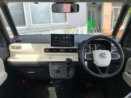 メーターやシフトレバー、スイッチ位置など運転席回りの配置はしっくりいきたいものですね！まずは座ってチェックしてみてください♪エンジン始動も楽チンです。　イチイチ鍵を出す手間も無くなりますよ。