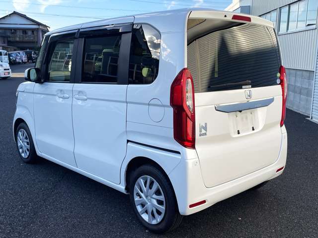 【鈑金】カーボなら特許取得のカーボスルーシステム(特許第2955240号)で修理時間を短縮、修理費を抑える事が可能です。 板金が安い！でも安いからと言って手を抜きません！